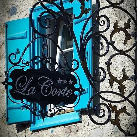 La Corte Aparthotel 3*
